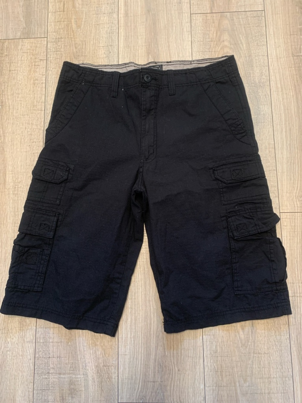 Men's Black Cargo Shorts with Multi-Pocket Utility Design